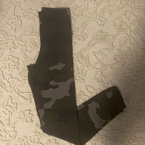 Camo High waisted leggings size Small